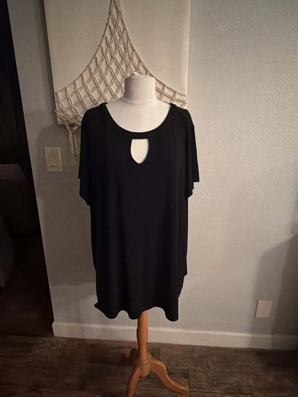 Susan Graver Liquid Knit Keyhole Neck Flutter Sleeve Tunic Top 4XP
